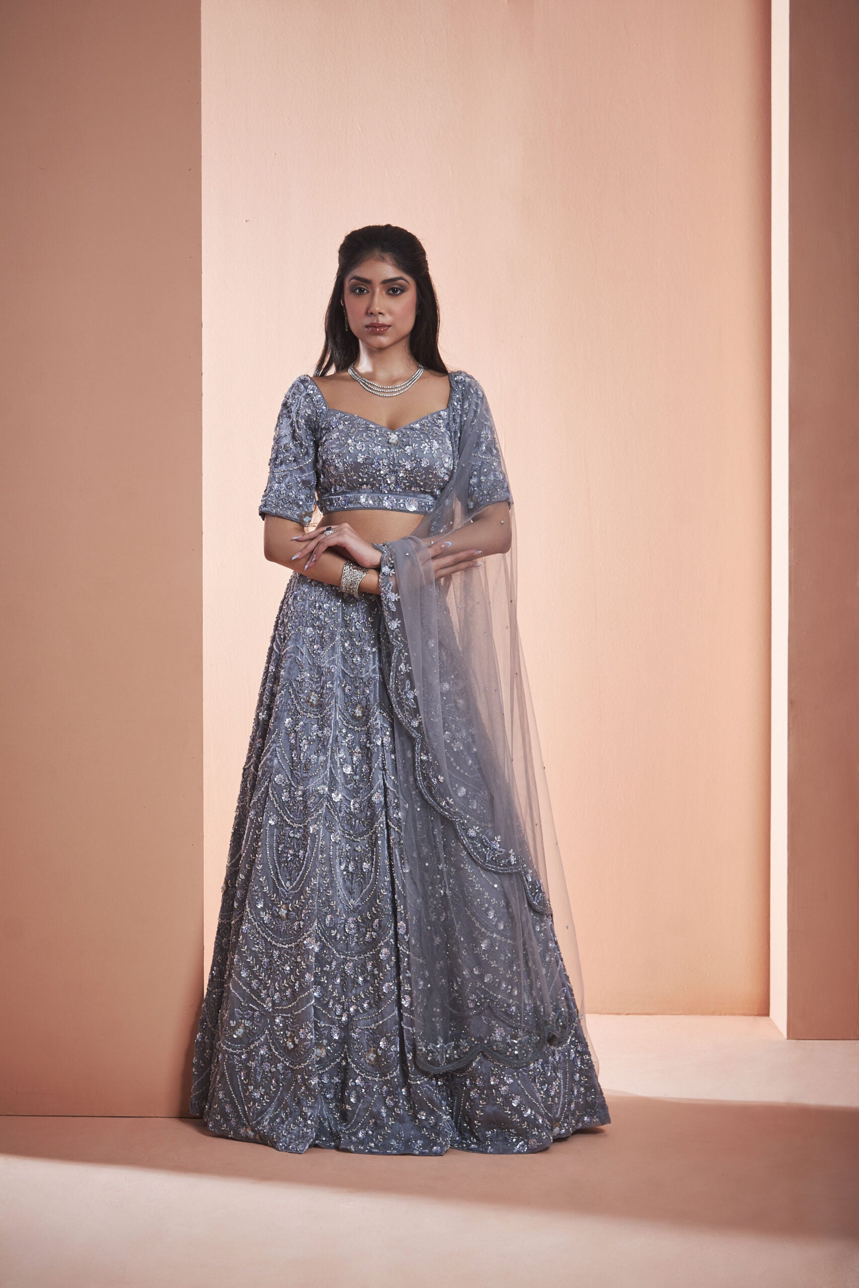 AD08 NK/SS05 Sparkling Grey Crystal