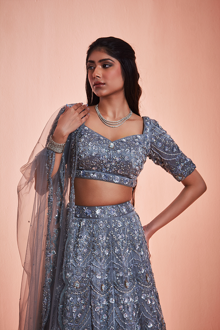 AD08 NK/SS05 Sparkling Grey Crystal