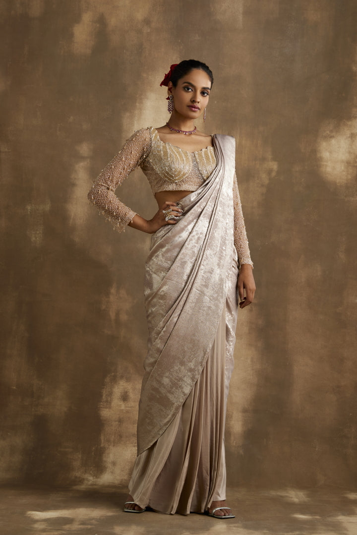 Elegant Gold Pre draped Saree