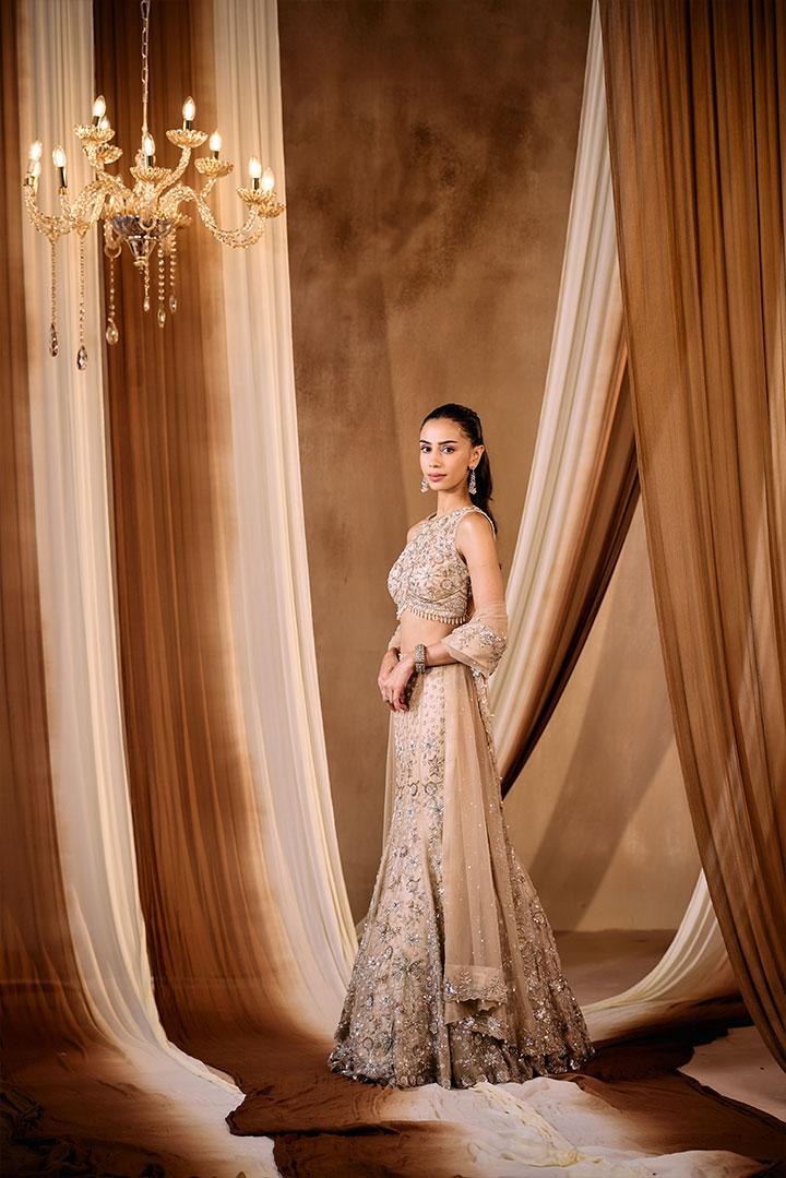 GOLD HAND EMBROIDERED FISHCUT LEHENGA SET