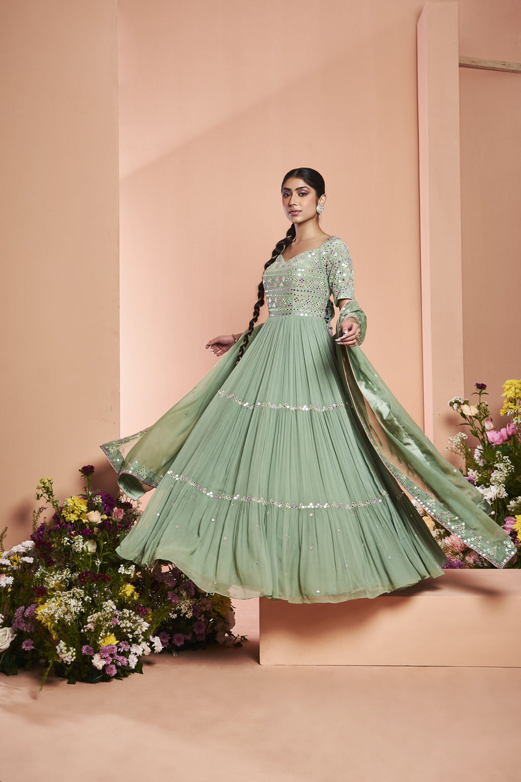 AD11 NK/SS022 Frost Green Tiered