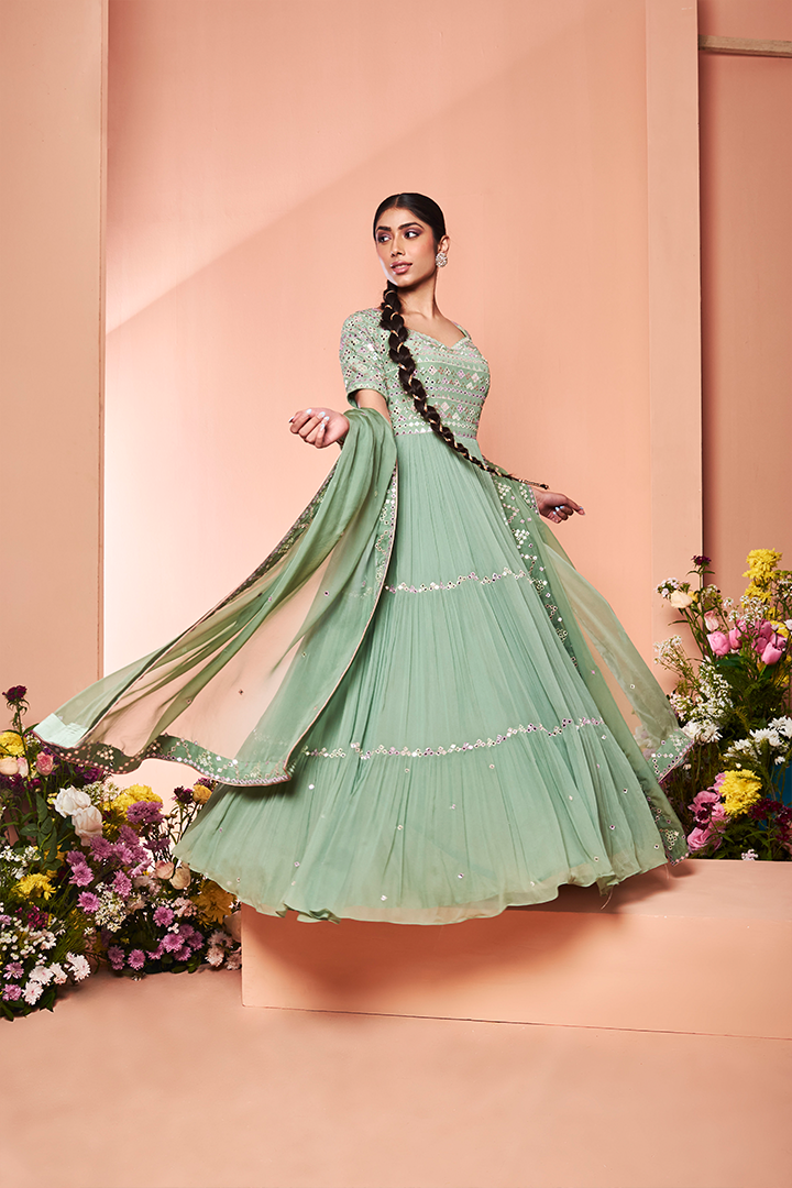 AD11 NK/SS022 Frost Green Tiered